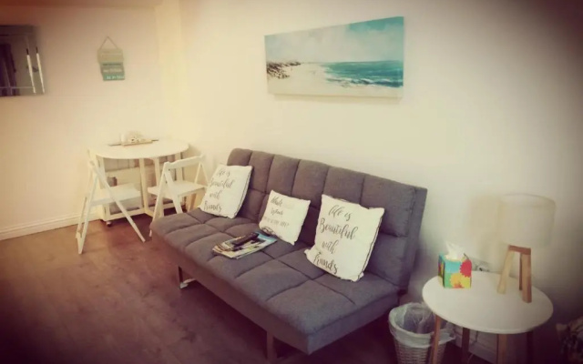 Sma Harbour Hoose