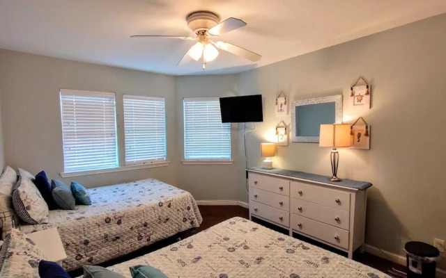 Gulfpoint 1303 2 Bedroom Condo by RedAwning