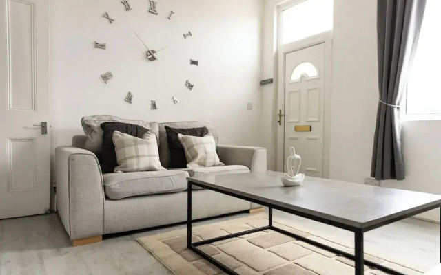 Victoria Road Retreat - Charming 2 Bedroom House