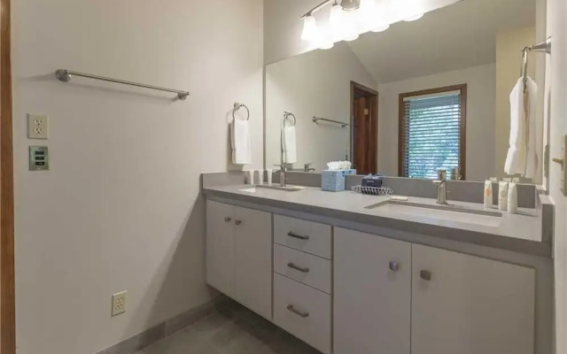2431 Nansen Court 5 Bedroom Home