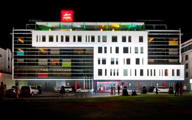 Hues Boutique Hotel вид на фасад