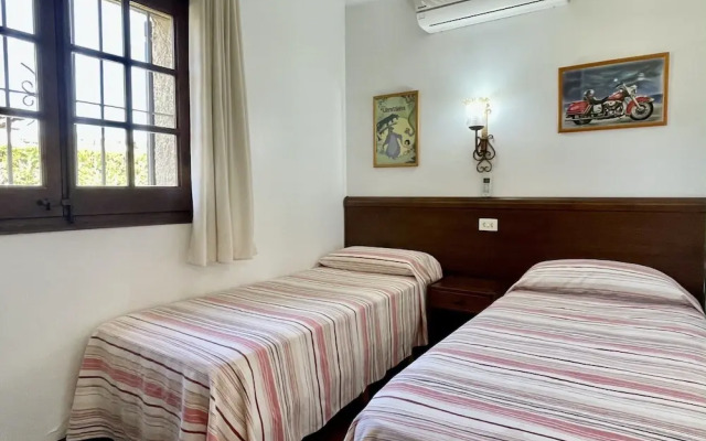 3 Bedroom Holiday Home Near the Beach