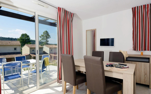 Apartment in Hilltop Setting