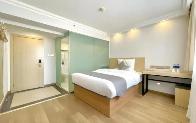 Greentree Inn Wurumuqi South Xinhua Road Hotel