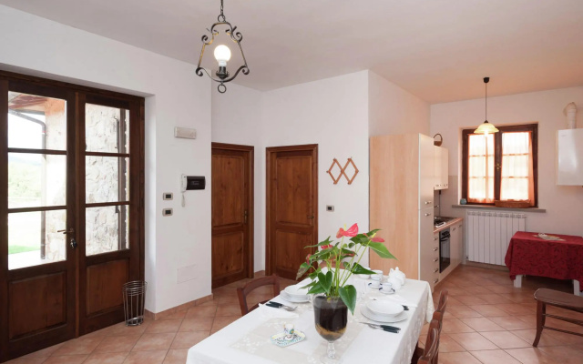 Lovely Farmhouse in Umbria with Swimming Pool