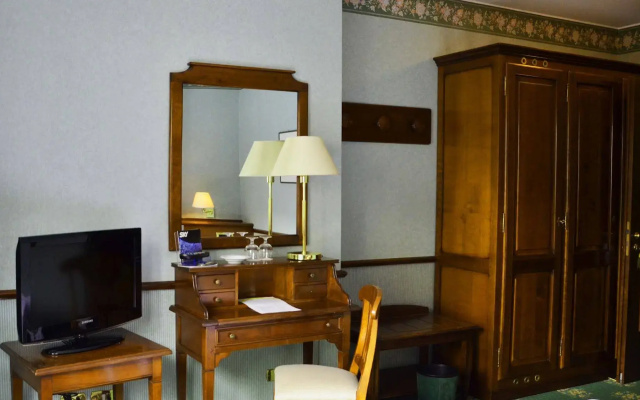 Hotel De la Ville