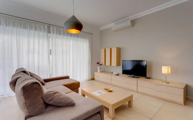 Superb Apartment IN Fort Cambridge With Pool