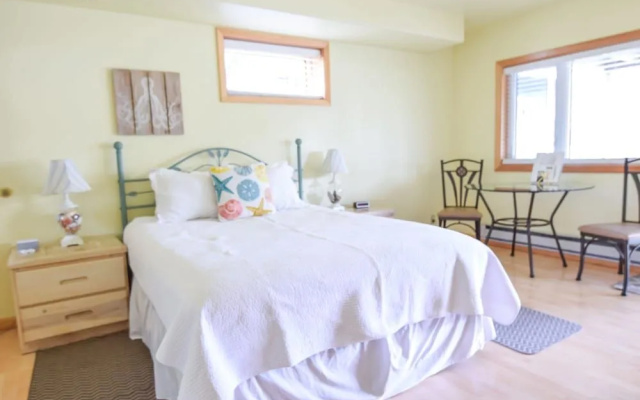 Sea Treasures Inn