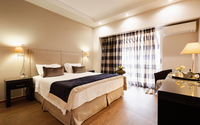 Best Western Plus Embassy Hotel