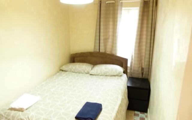 Апартаменты SS Property Hub - Family Apartment near Central London вид на фасад