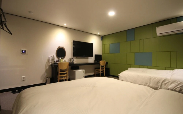 Elysee Hotel