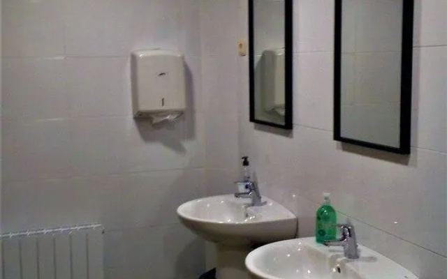 Albergue Rural Mandoia - Hostel