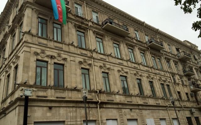 Отель Азкот вид на фасад
