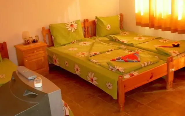 Laguna Family Hotel