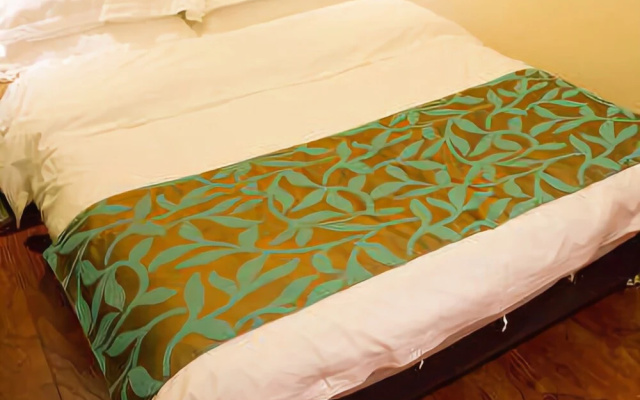 Flange Flower Hotel