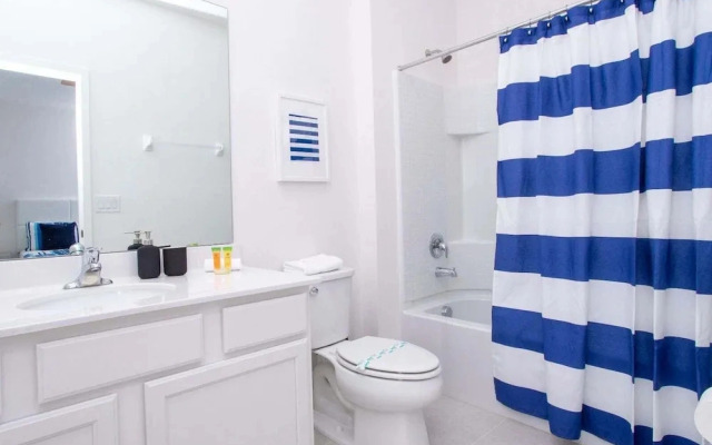 Gorgeous Family Home! Sleeps 28