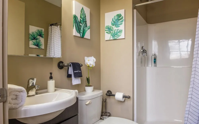 1 & 2 BR Apts w/ Gym, WiFi & Laundry by Frontdesk