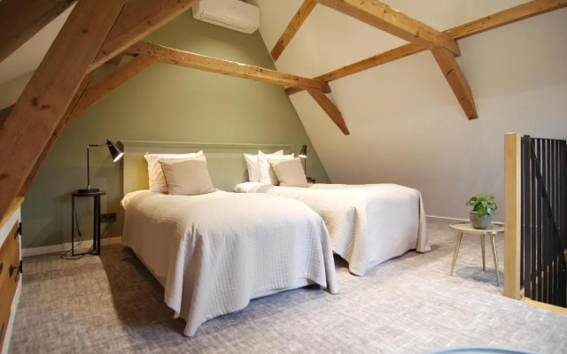 Authentic Farmhouse De Vergulden Eenhoorn