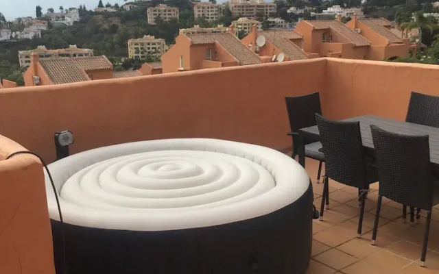 Luxury Duplex Penthouse with Sea Views ML26