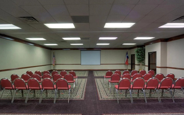 Clarion Hotel Waco