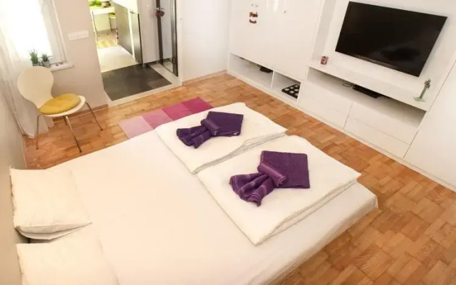 Flory Apartment