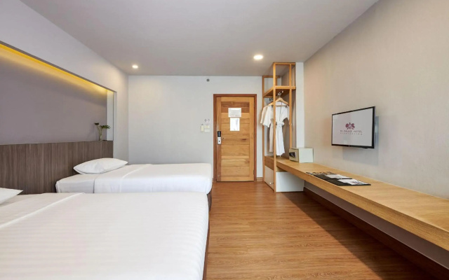 Amora NeoLuxe Hotel