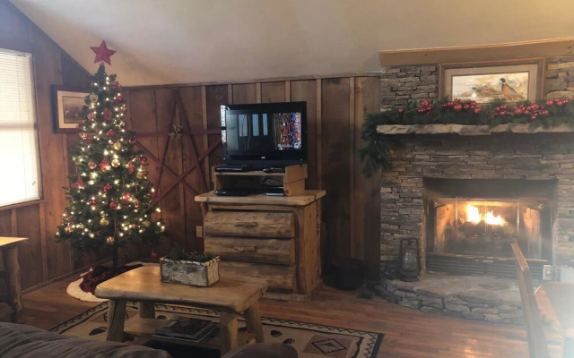 Cades Cove Hide Away