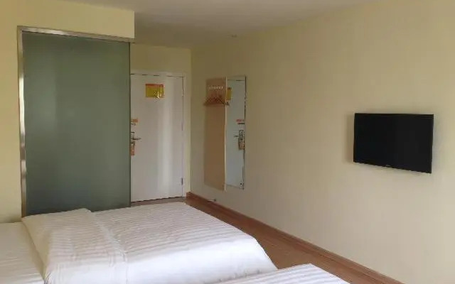 7Days Inn Ji`Nan Railway Station JingYi Road 4th
