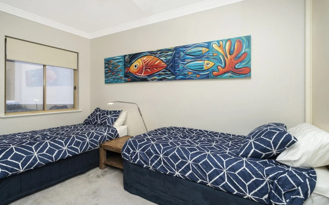 Sandcastles Beachfront ☆ Luxury Retreat Apartment