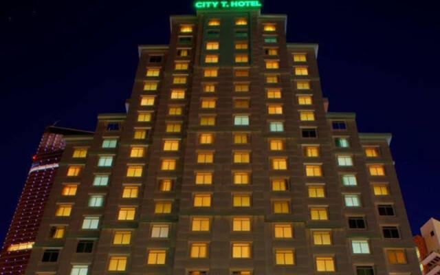 City Tower Hotel вид на фасад