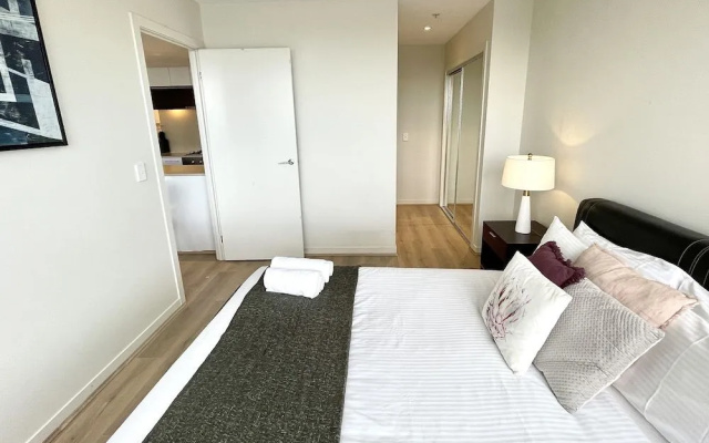 Readyset Apartments Stadium South