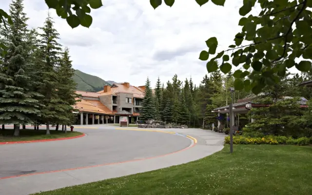 Mount Kidd Manor at Kananaskis