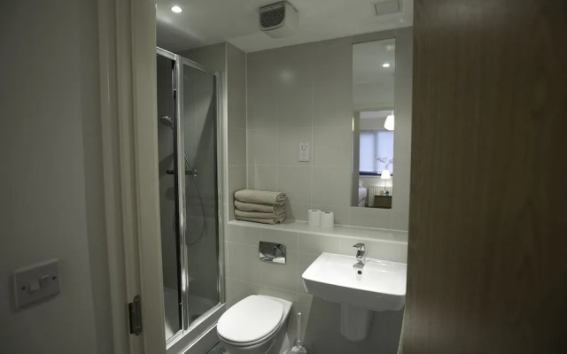 Brentwood - Deluxe Apartment