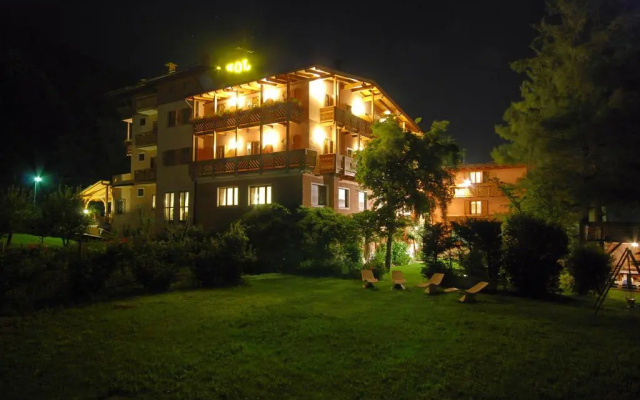 Hotel Job