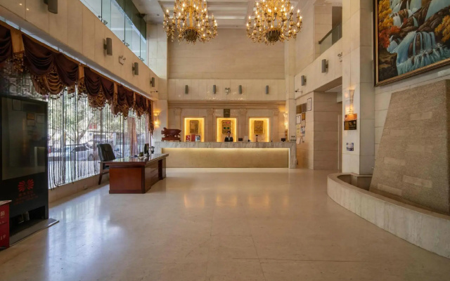 Yilong Hotel