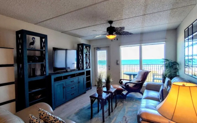 Embassy 402 Minium 2 Bedroom Condo by RedAwning