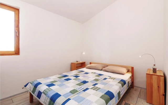 Awesome Apartment in Maslenica With 1 Bedrooms and Wifi
