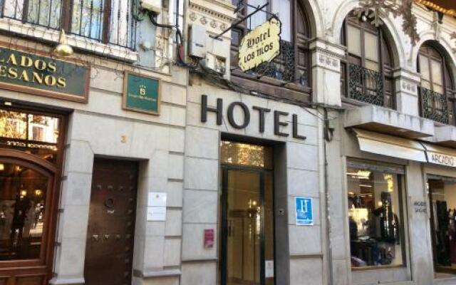 Hotel Los Tilos вид на фасад