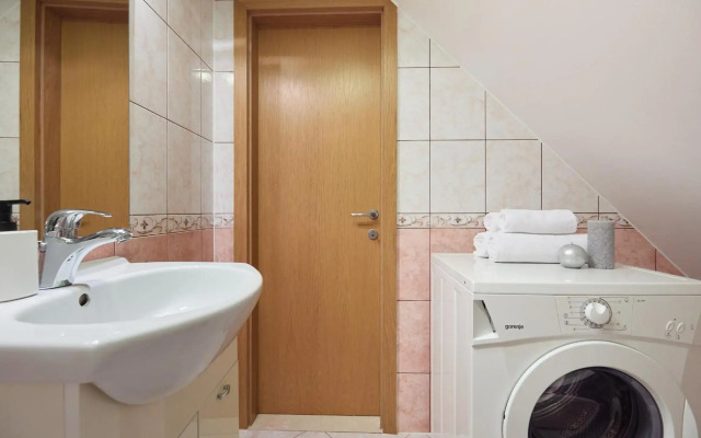 Apartment Cinnamomeus A20