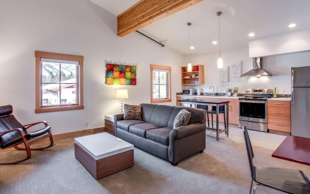 Front Street Suites