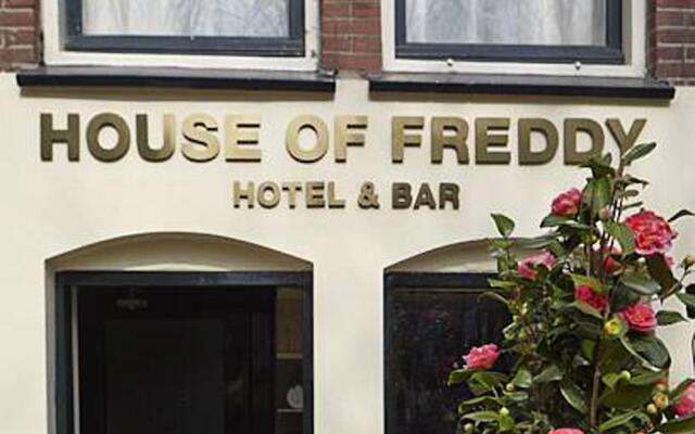 Отель House of Freddy вид на фасад