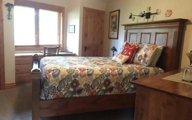 Fox Creek Inn Bed & Breakfast