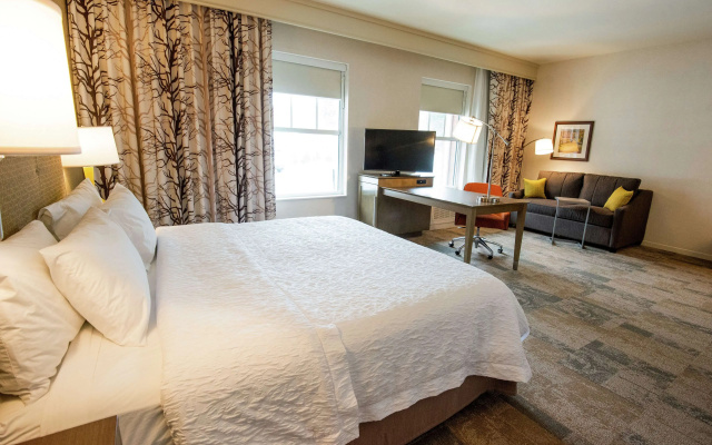 Hampton Inn and Suites Manchester