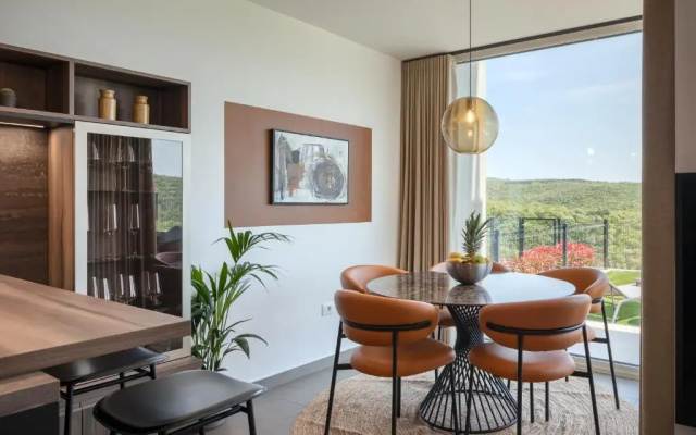 Royal Hilltop Residence