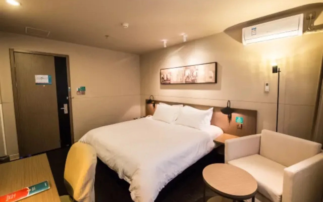 Jinjiang Inn Select Chifeng Railway Station