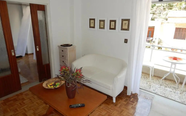 Zira Holiday House