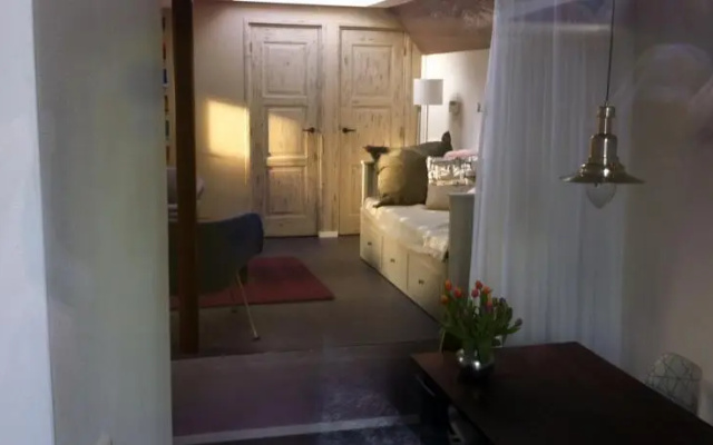 Bed & Office 050