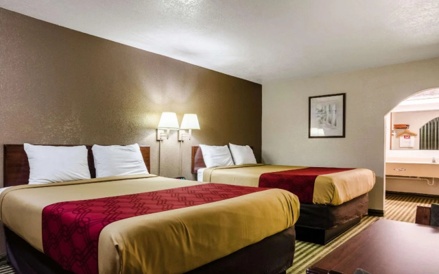Econo Lodge Winfield