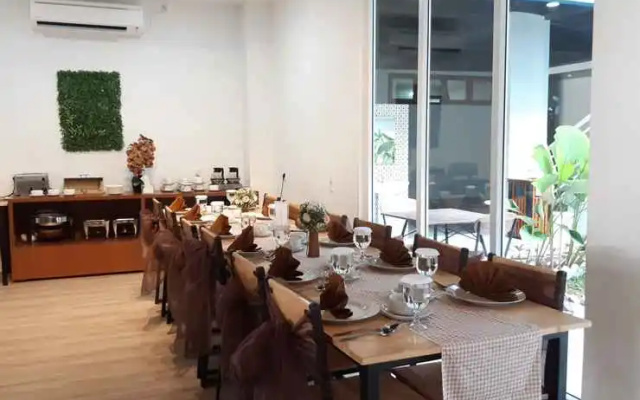 Grand Mahoni Hotel