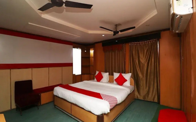 Hotel Bob's By OYO Rooms